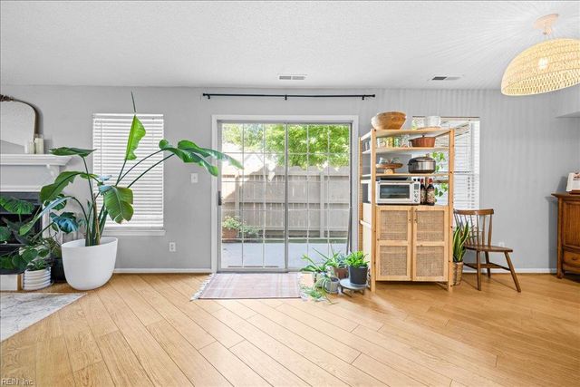 1697 Cottenham LN, Virginia Beach, VA 23454