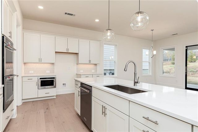 182 Mooney Road, Woodstock, GA 30188