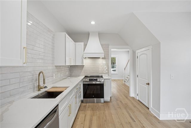 104 W 41st Street, Savannah, GA 31401