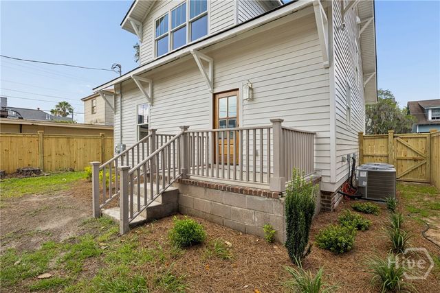 104 W 41st Street, Savannah, GA 31401