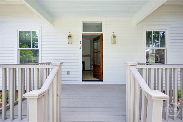 104 W 41st Street, Savannah, GA 31401