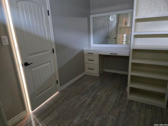 109 W Magnolia Cir, La Vernia, TX 78121