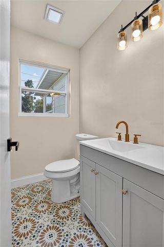6946 5TH AVENUE N, St Petersburg, FL 33710