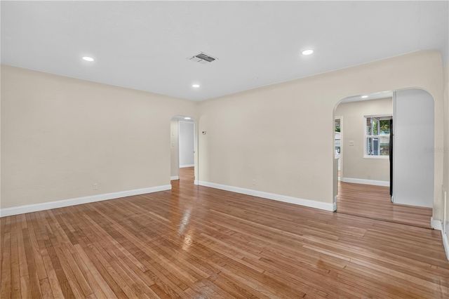 6946 5TH AVENUE N, St Petersburg, FL 33710