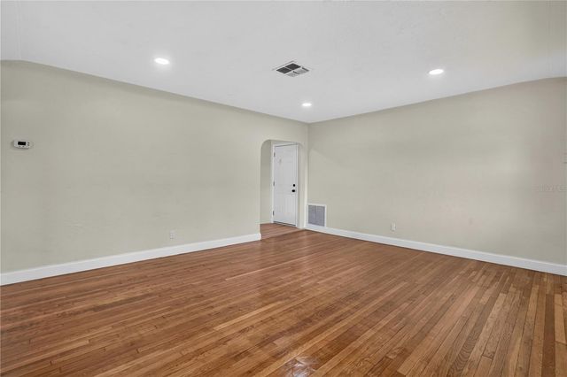 6946 5TH AVENUE N, St Petersburg, FL 33710