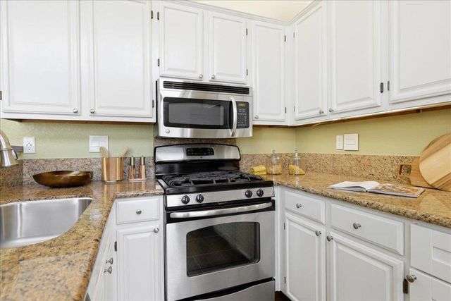 727 Portwalk Place, Redwood City, CA 94065