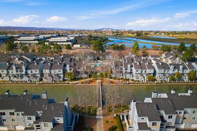 727 Portwalk Place, Redwood City, CA 94065