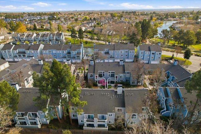 727 Portwalk Place, Redwood City, CA 94065