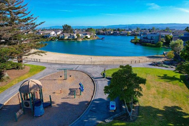 727 Portwalk Place, Redwood City, CA 94065