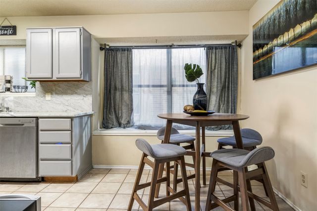 808 Simon Drive, Cedar Hill, TX 75104