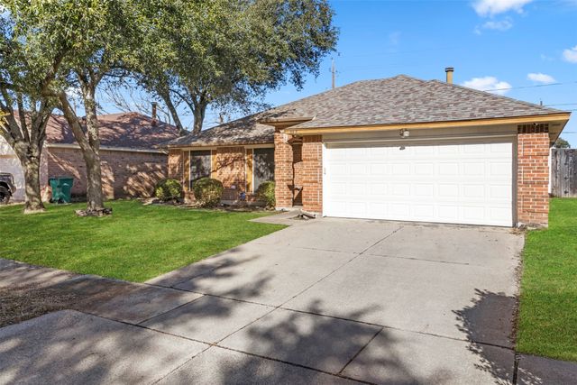 808 Simon Drive, Cedar Hill, TX 75104