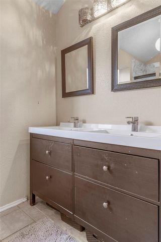 808 Simon Drive, Cedar Hill, TX 75104