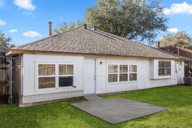 808 Simon Drive, Cedar Hill, TX 75104