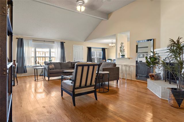 808 Simon Drive, Cedar Hill, TX 75104