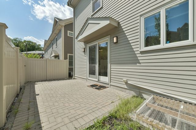 132 Newton St 132, Boston, MA 02135