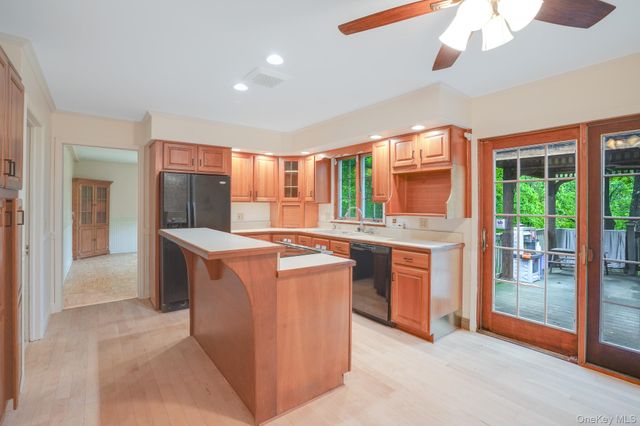 34 Contour Lane, Salt Point, NY 12578