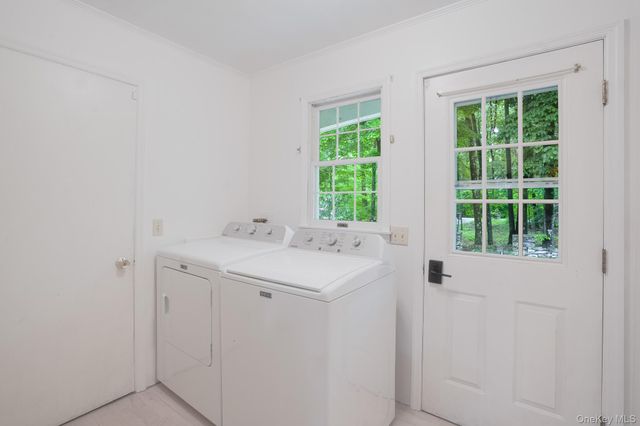 34 Contour Lane, Salt Point, NY 12578