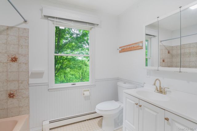 34 Contour Lane, Salt Point, NY 12578