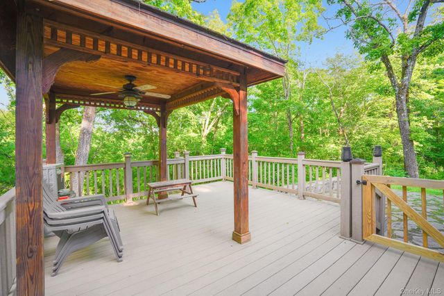 34 Contour Lane, Salt Point, NY 12578