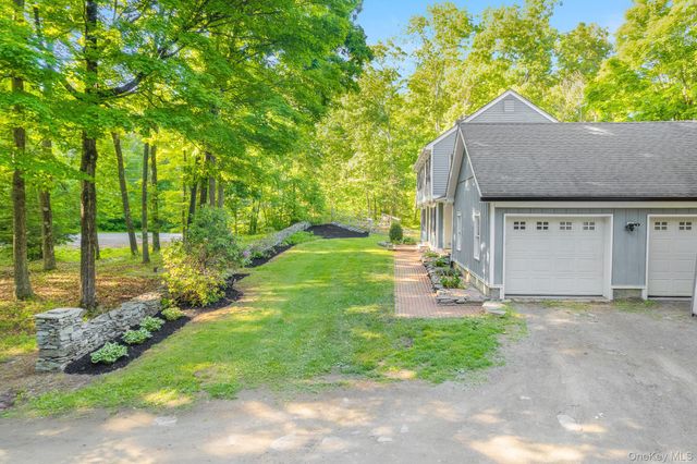34 Contour Lane, Salt Point, NY 12578