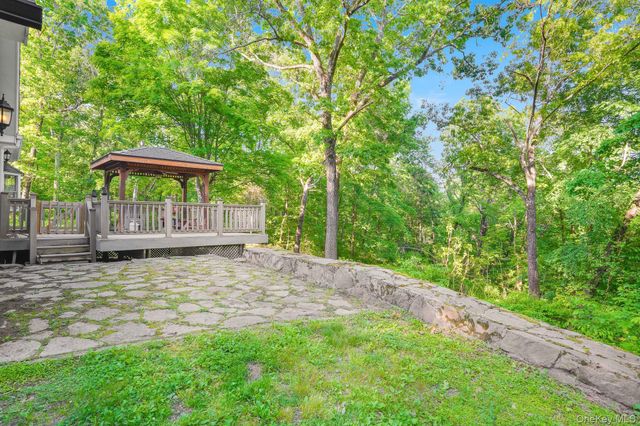 34 Contour Lane, Salt Point, NY 12578