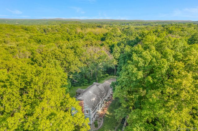 34 Contour Lane, Salt Point, NY 12578