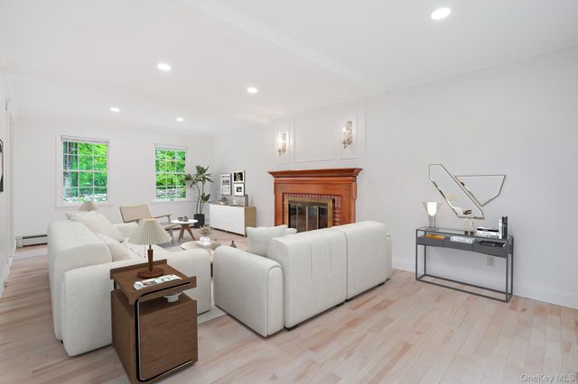 34 Contour Lane, Salt Point, NY 12578