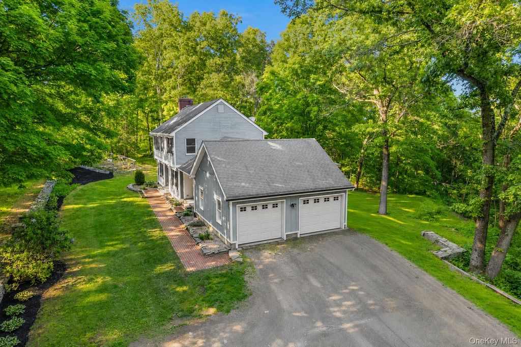 34 Contour Lane, Salt Point, NY 12578