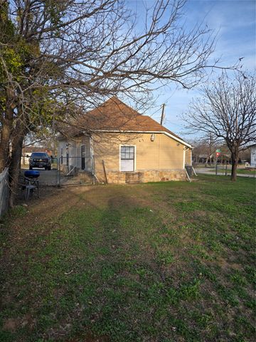 811 Vincent Street, Brownwood, TX 76801