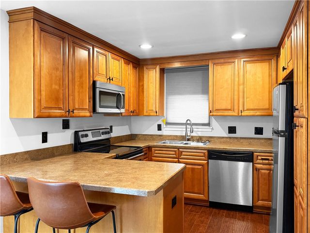 1098 Tenth St, Taylor Twp, PA 16160