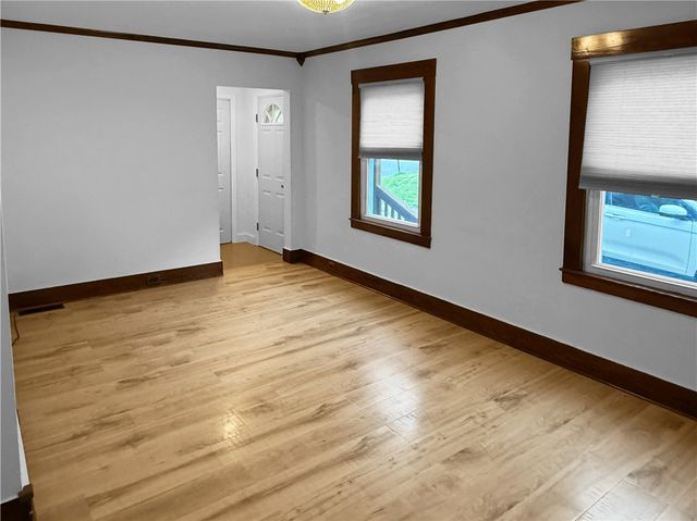 1098 Tenth St, Taylor Twp, PA 16160