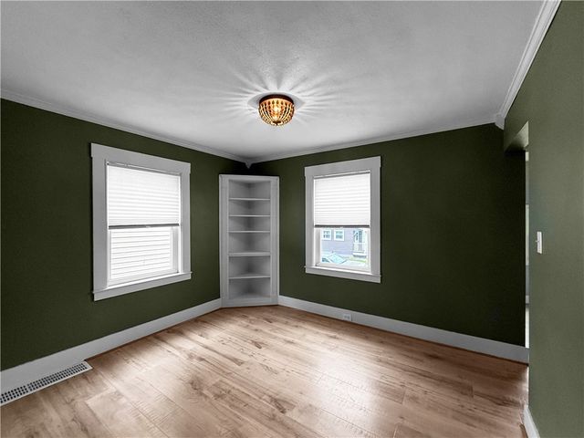 1098 Tenth St, Taylor Twp, PA 16160