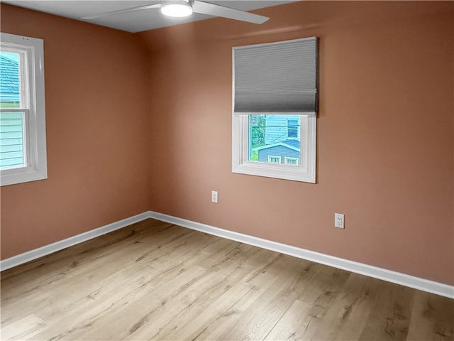 1098 Tenth St, Taylor Twp, PA 16160
