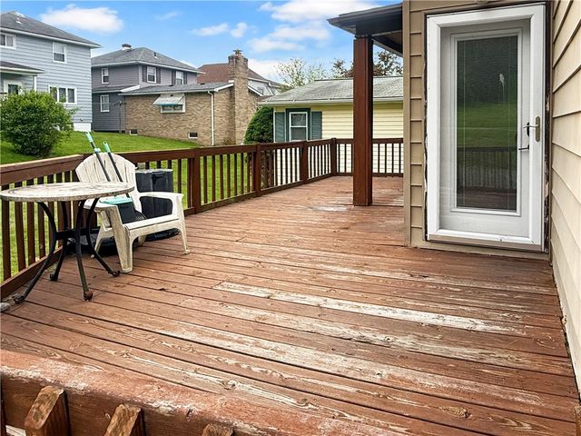 1098 Tenth St, Taylor Twp, PA 16160
