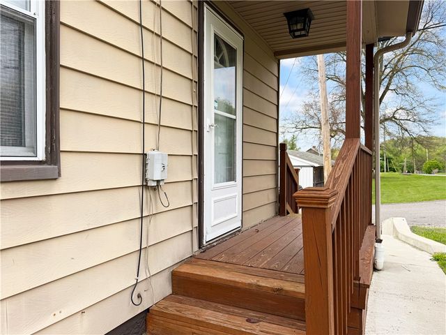 1098 Tenth St, Taylor Twp, PA 16160
