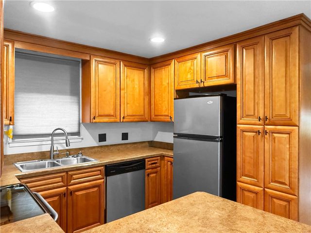 1098 Tenth St, Taylor Twp, PA 16160
