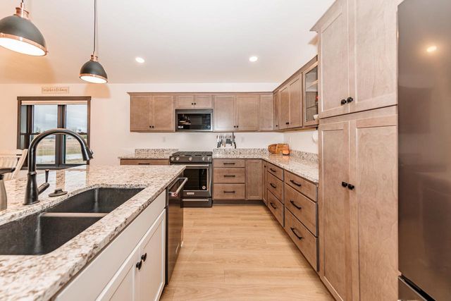 555 Lake Breeze LANE, Random Lake, WI 53075