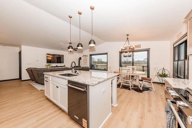 555 Lake Breeze LANE, Random Lake, WI 53075