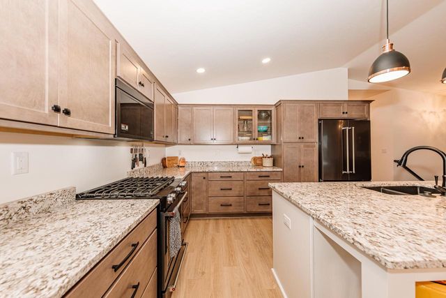 555 Lake Breeze LANE, Random Lake, WI 53075