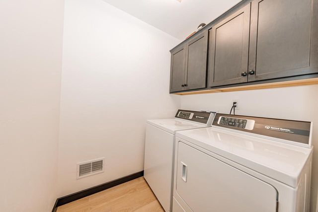 555 Lake Breeze LANE, Random Lake, WI 53075