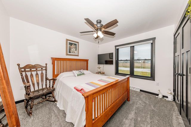 555 Lake Breeze LANE, Random Lake, WI 53075