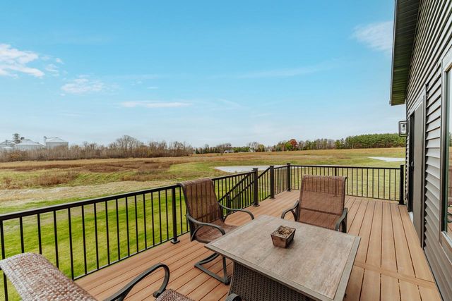 555 Lake Breeze LANE, Random Lake, WI 53075