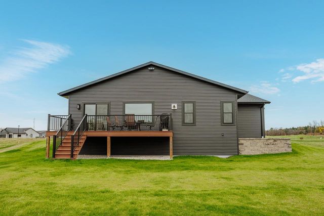 555 Lake Breeze LANE, Random Lake, WI 53075