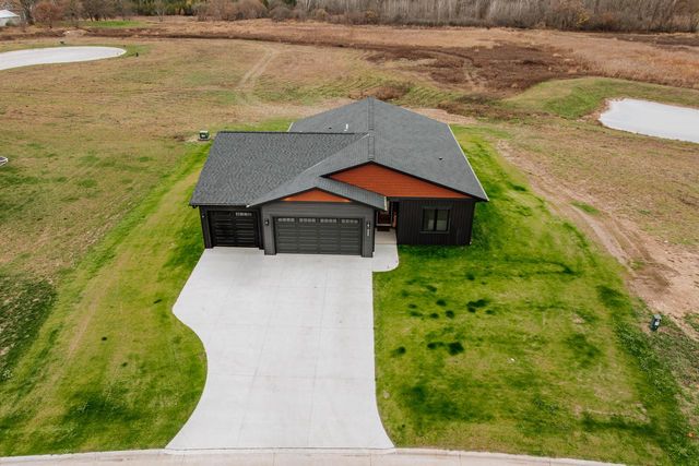 555 Lake Breeze LANE, Random Lake, WI 53075