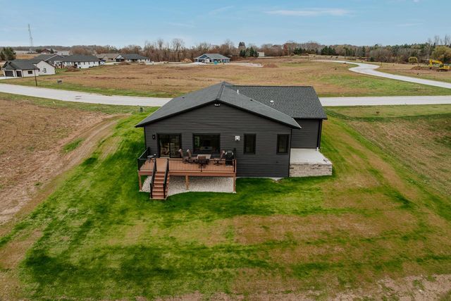 555 Lake Breeze LANE, Random Lake, WI 53075