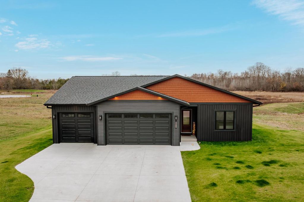 555 Lake Breeze LANE, Random Lake, WI 53075