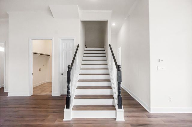 6413 N Ridgecrest Drive, Hitchcock, TX 77563