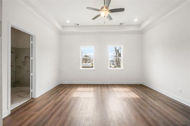 6413 N Ridgecrest Drive, Hitchcock, TX 77563