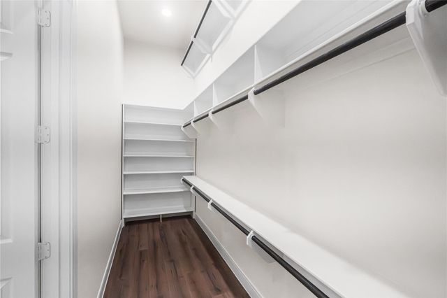 6413 N Ridgecrest Drive, Hitchcock, TX 77563