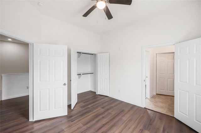 6413 N Ridgecrest Drive, Hitchcock, TX 77563